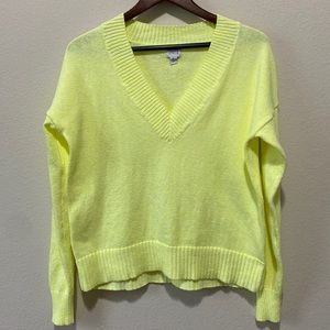 Evereve Peyton Jensen V - neck Sweater size small